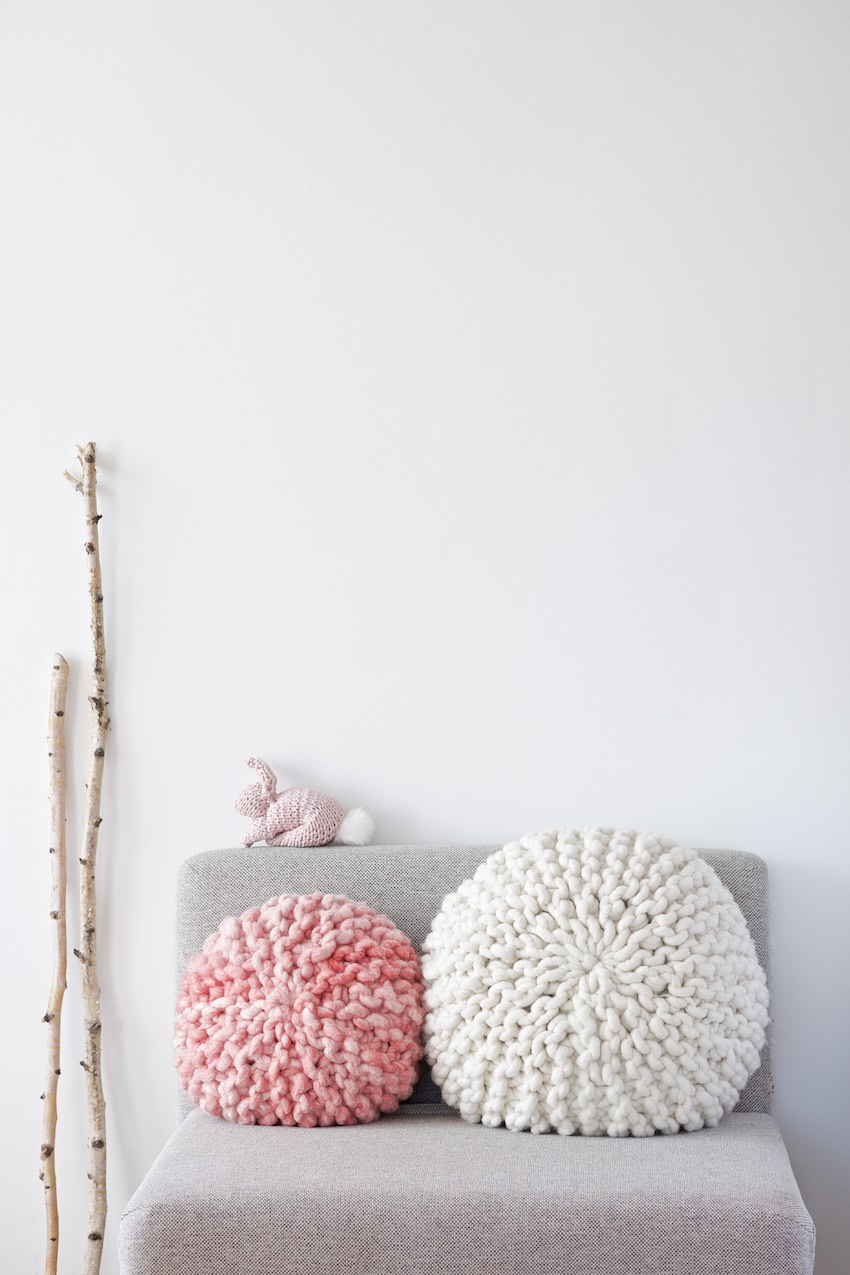 Tutorial Diy For A Chunky Knitted Round Pillow Anleitung Fur Ein Rundes Strickkissen By Lebenslustiger Com These Pillows Are Knitted With Short Rows Please Find The Full Picture Tutorial Lebenslustiger Com